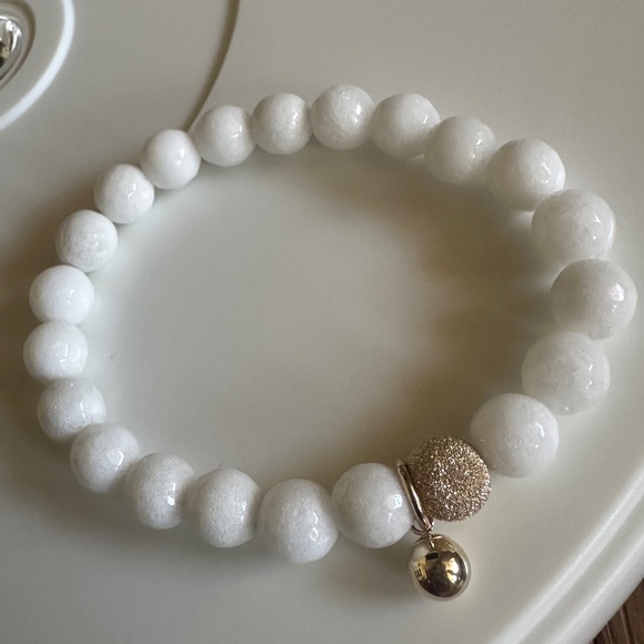 8mm Faceted White Jade Stretch Bracelet w/ 14k Gold Stardust Spacer & Ball Charm - Picture 3 of 7